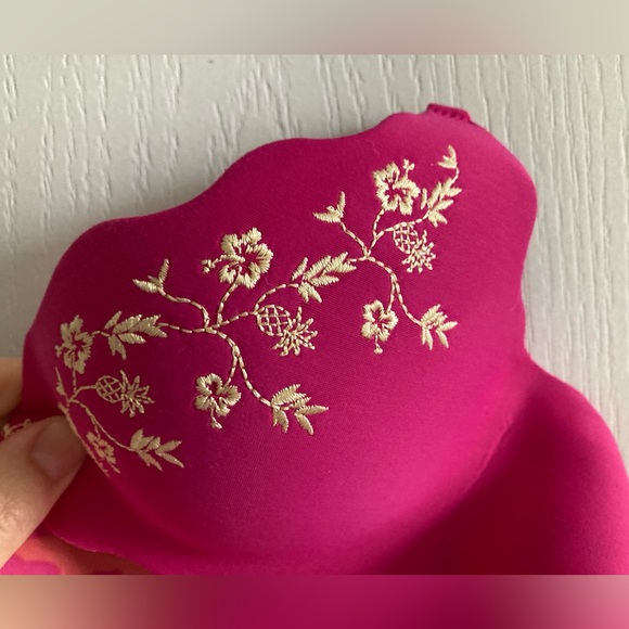 VICTORIA’S SECRET Very Sexy Push-up Bra - Picture 3 of 5